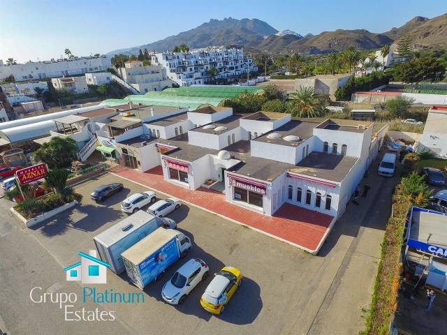 Local comercial en Venta en El Palmeral