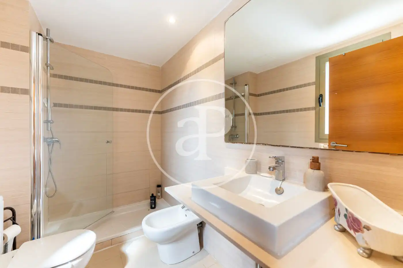 Badezimmer von Einfamilien-Reihenhaus zur Miete in Llucmajor mit Klimaanlage, Heizung und Privatgarten