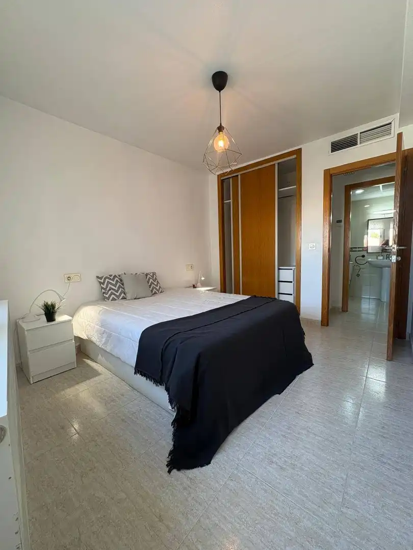 Schlafzimmer von Wohnung zur Miete in Murcia