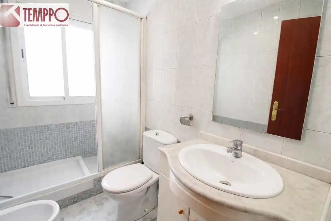 Bathroom of Flat for sale in El Vendrell  with Heating and Balcony