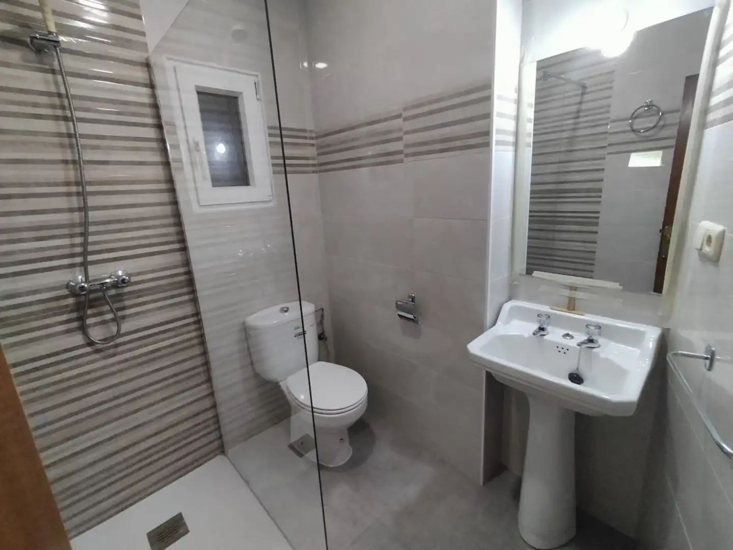 Flat with terrace to rent in Avenida de Portugal, imagen 19