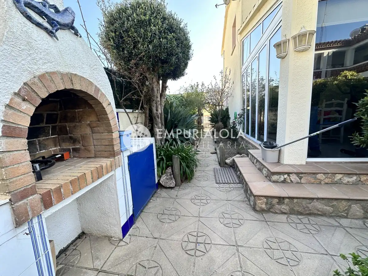 Terrassa de Casa o xalet en venda en Empuriabrava amb Aire condicionat, Jardí privat i Piscina