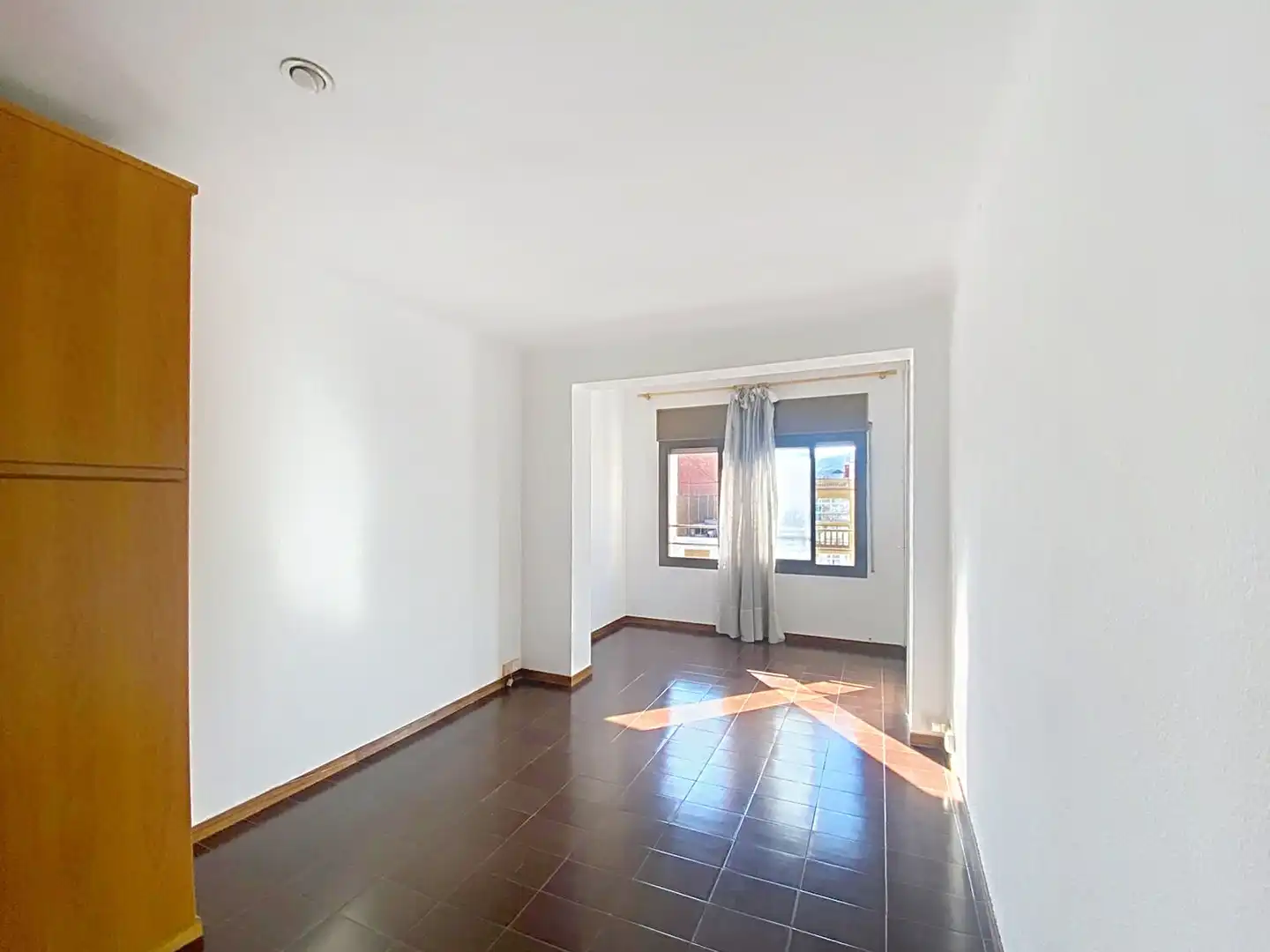 Habitación de Piso en venta en Barcelona con Calefacción, Terraza y Trastero