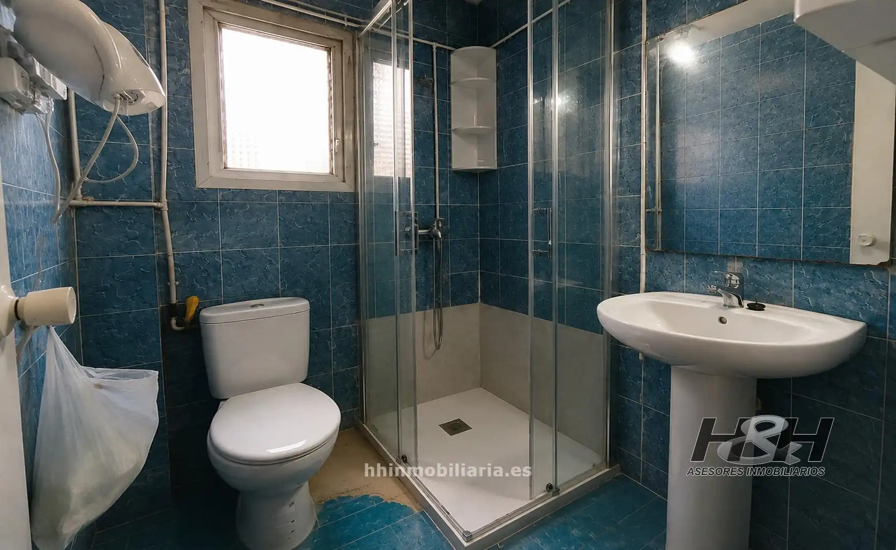Baño de Piso en venta en Burjassot con Aire acondicionado y Balcón