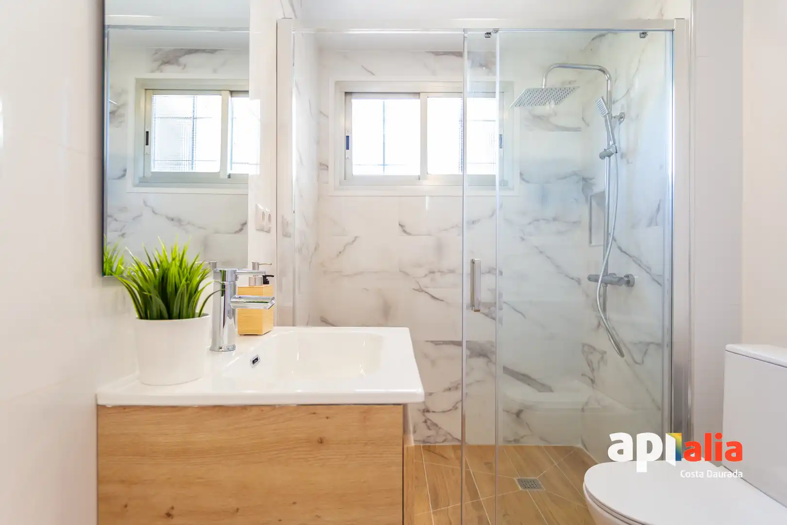 Badezimmer von Wohnung zum Verkauf in Vila-seca mit Klimaanlage, Heizung und Gemeinschaftspool