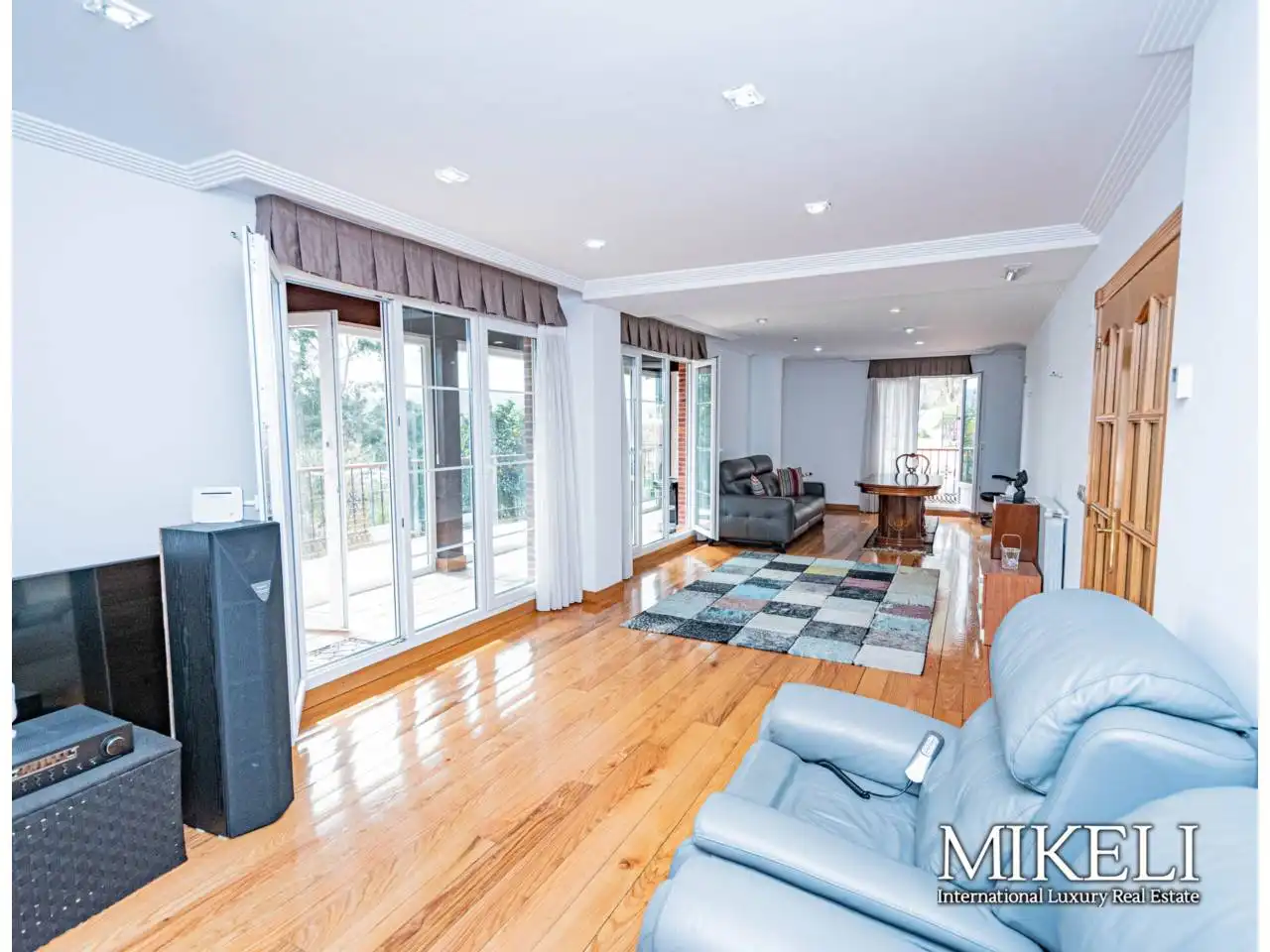 Sala de estar de Casa o chalet en venta en Piélagos con Aire acondicionado, Calefacción y Jardín privado