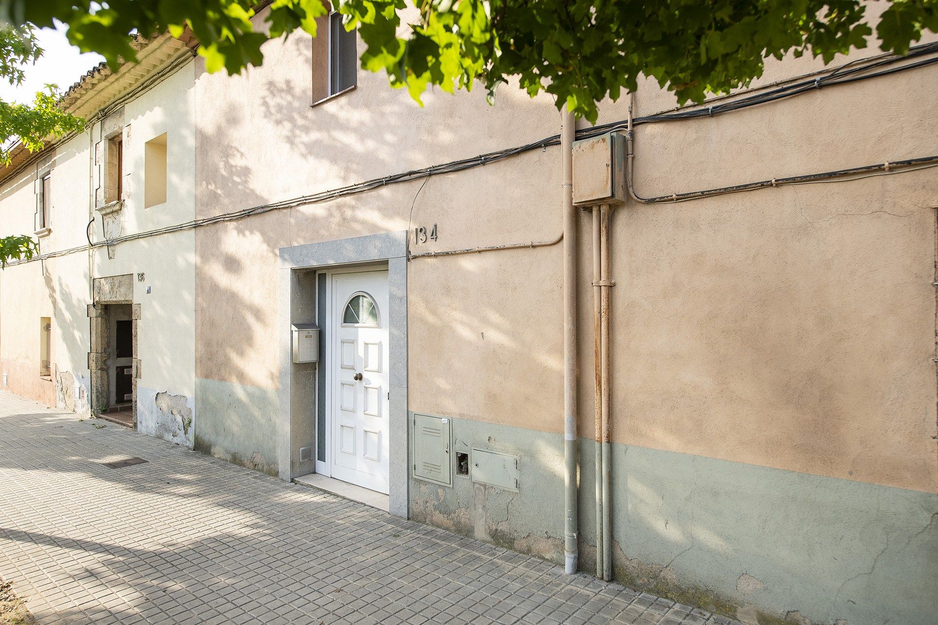 Vista exterior de Casa adosada en venda en Banyoles amb Calefacció