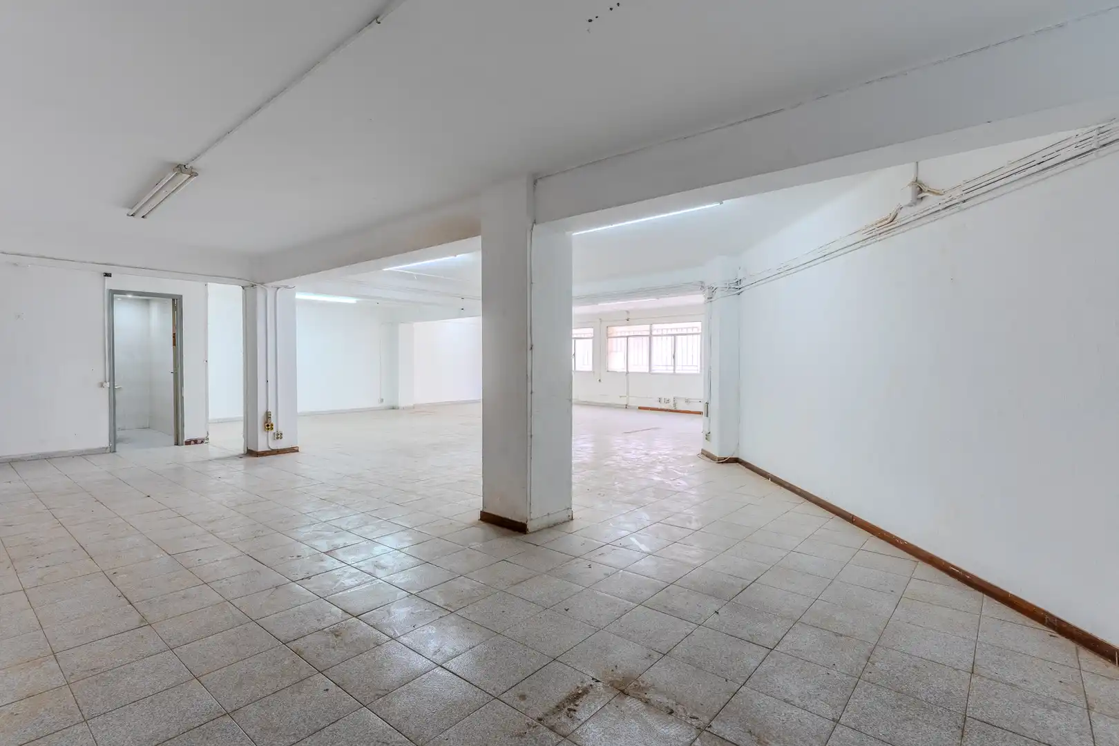 Nave industrial con ascensore in vendita a Carrer Miquel Romeu, imagen 8