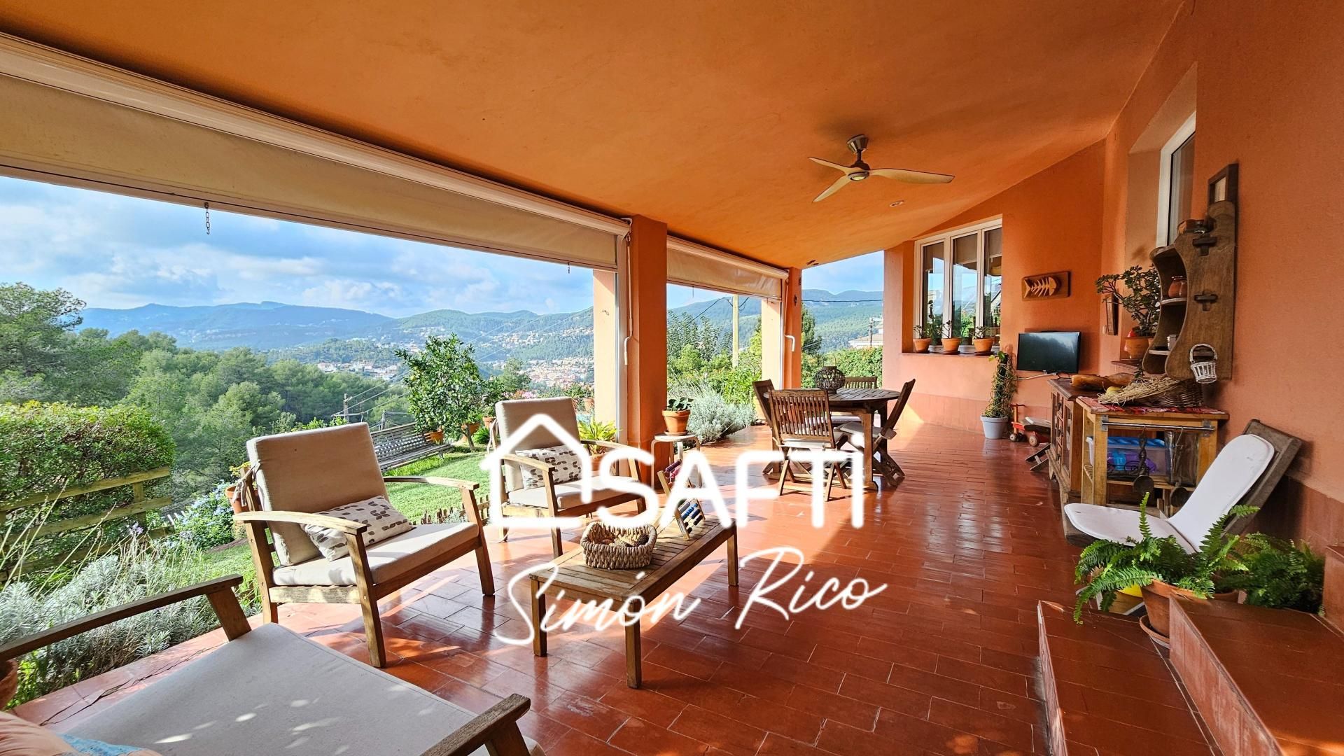 Jardí de Casa o xalet en venda en Cervelló