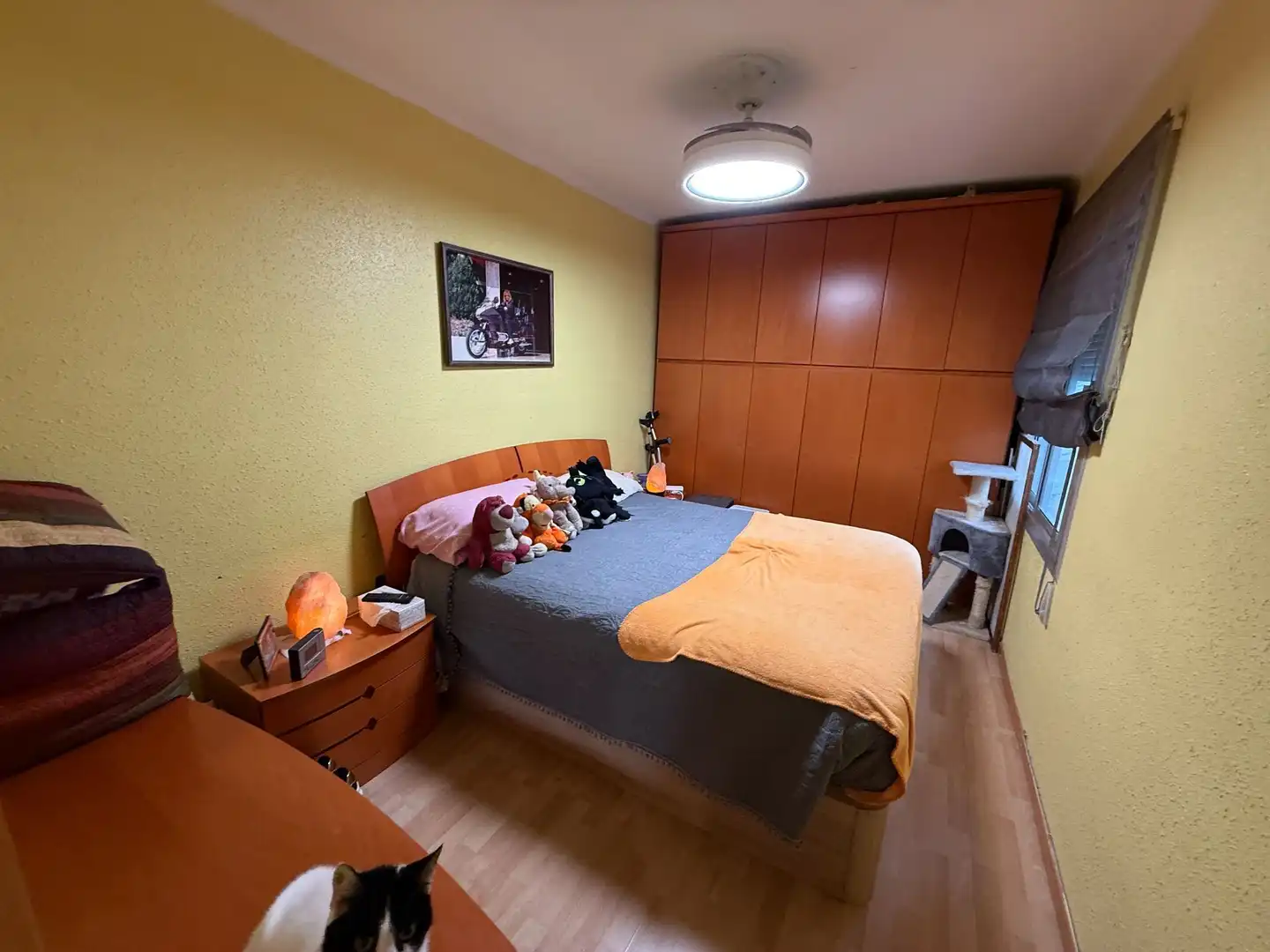 Schlafzimmer von Wohnung zum Verkauf in Santa Coloma de Gramenet mit Klimaanlage, Heizung und Terrasse