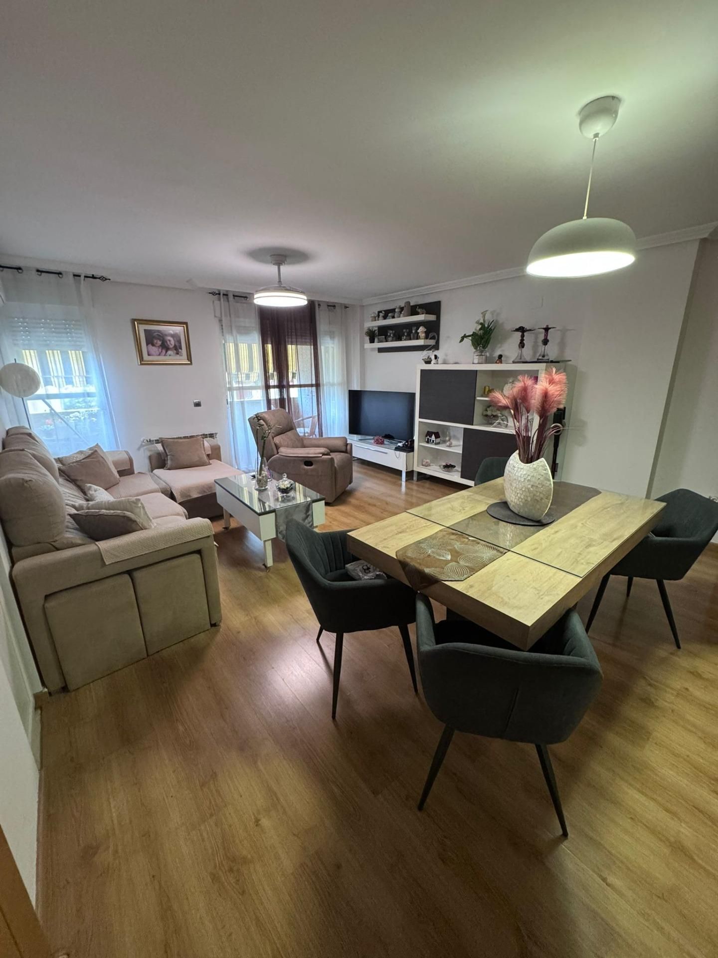 Sala d'estar de Pis en venda en  Jaén Capital amb Traster i Piscina comunitària