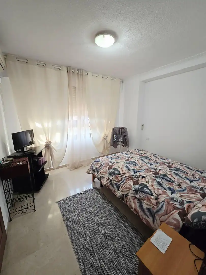 Bedroom of Flat for rent in Benidorm  with Air Conditioner, Private garden and Terrace