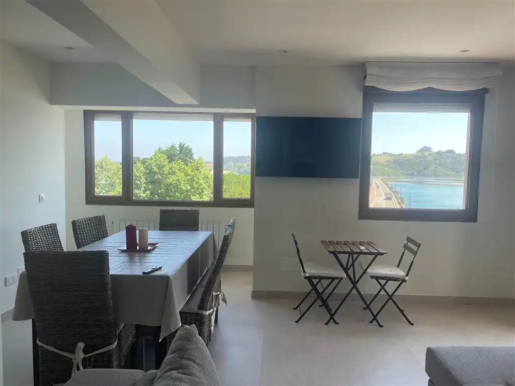 Comedor de Piso en venta en San Vicente de la Barquera con Calefacción, Amueblado y Horno