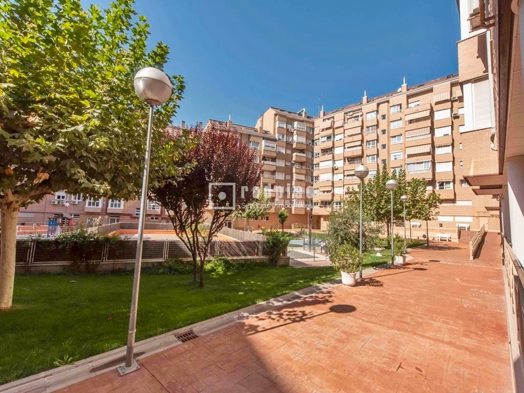 Exterior view of Flat for sale in Alcorcón  with Heating, Terrace and Storage room