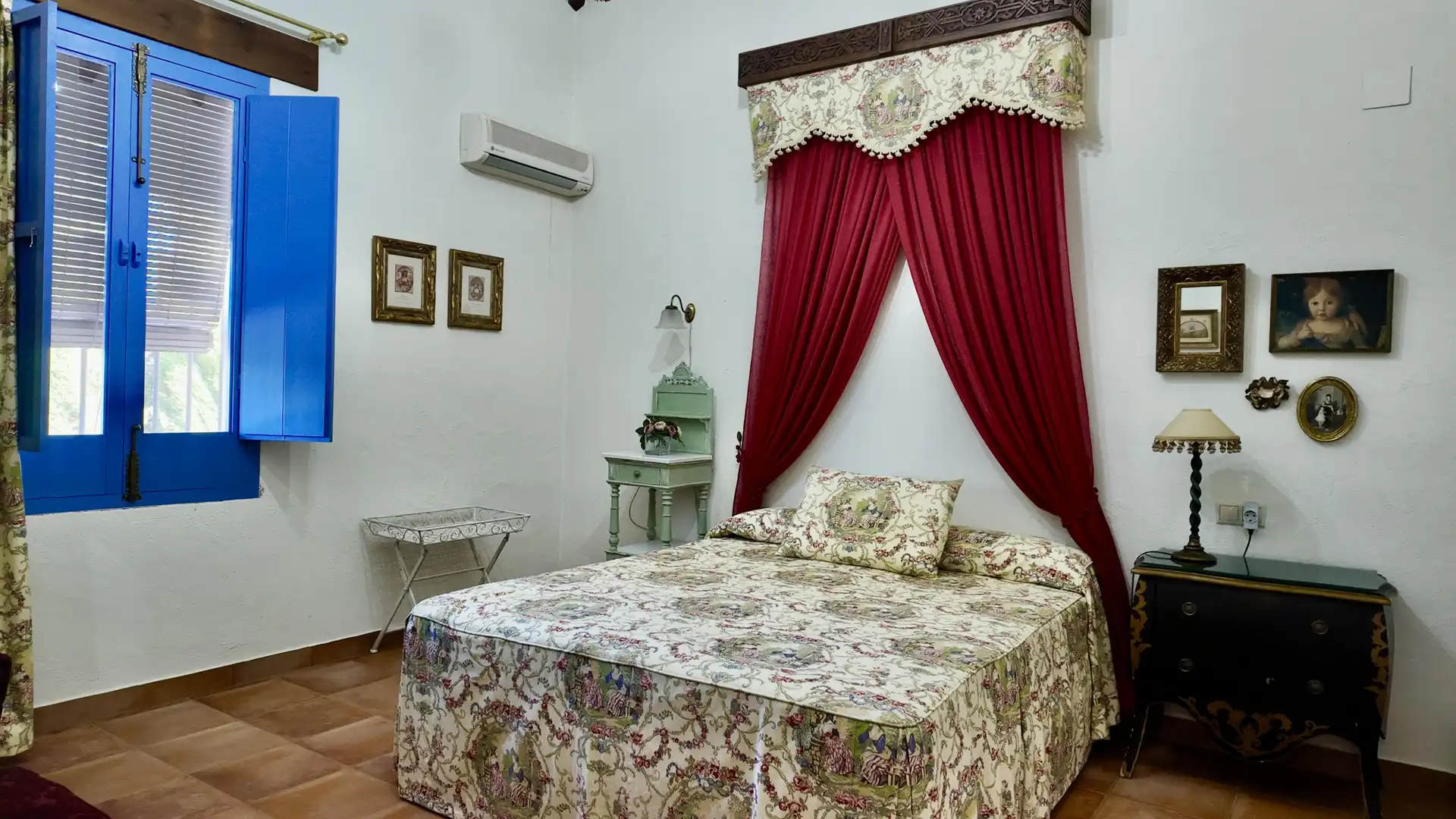 Habitación de Finca rústica en venta en Santaella con Aire acondicionado, Jardín privado y Terraza