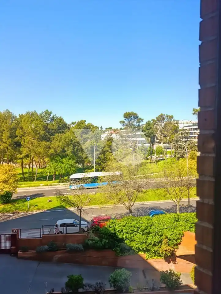 Außenansicht von Wohnung zum Verkauf in Madrid mit Heizung, Parkett und Terrasse