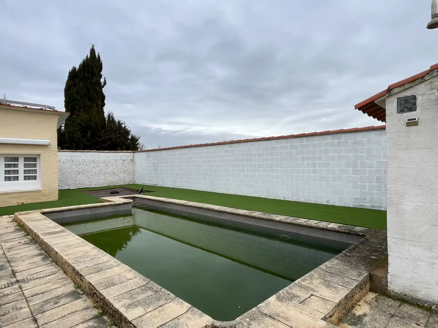Piscina de Casa o xalet en venda en Zaragoza amb Aire condicionat, Calefacció i Jardí privat