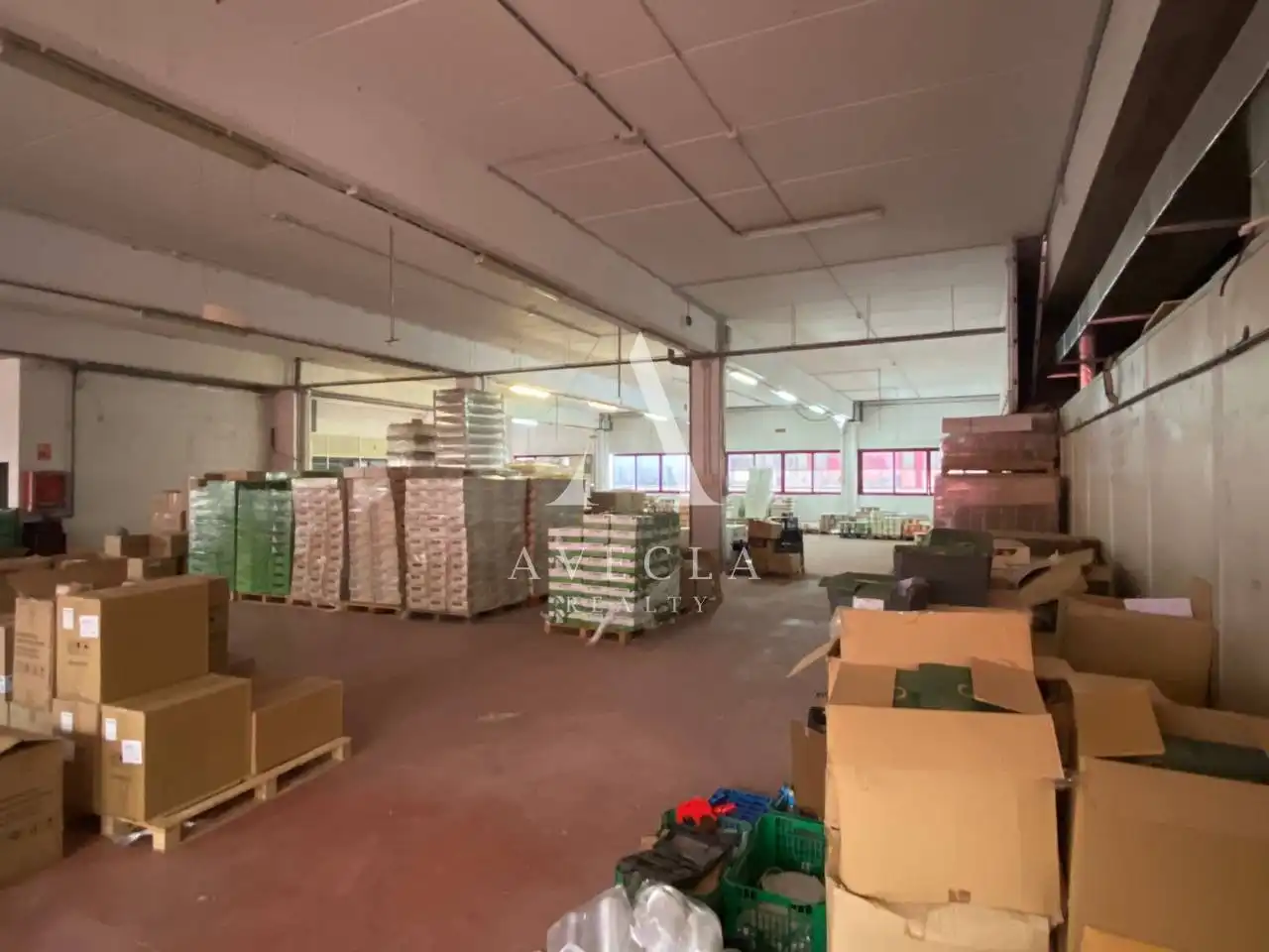Fabrikhallen zur Miete in Castelldefels mit Heizung und Alarm