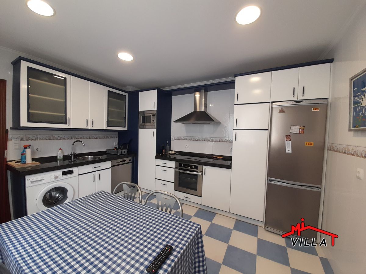 Cuina de Pis de lloguer en Laredo amb Calefacció