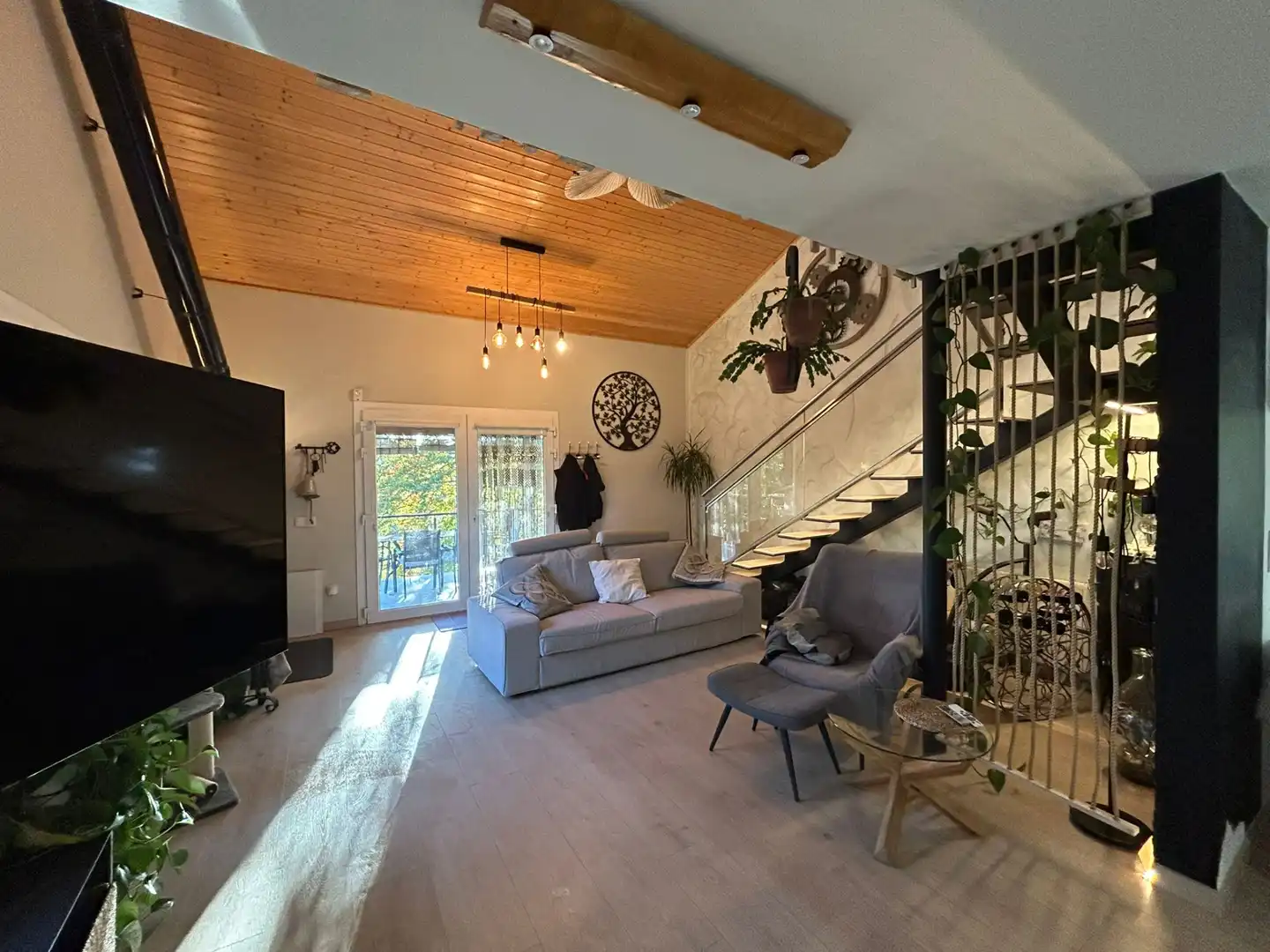 Sala d'estar de Casa o xalet en venda en Camprodon amb Jardí privat, Terrassa i Moblat