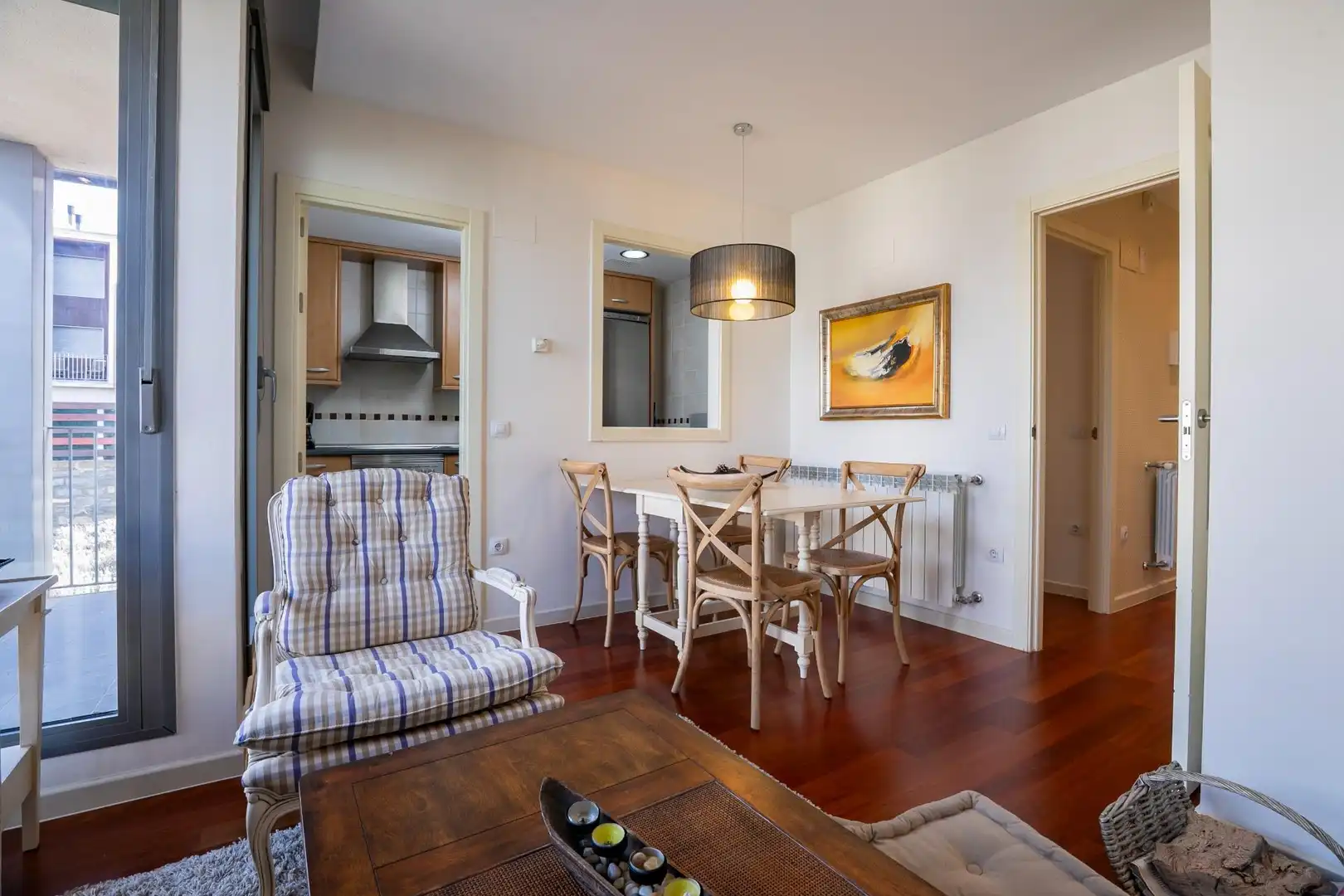 Sala d'estar de Pis en venda en Sabiñánigo amb Calefacció, Parquet i Terrassa