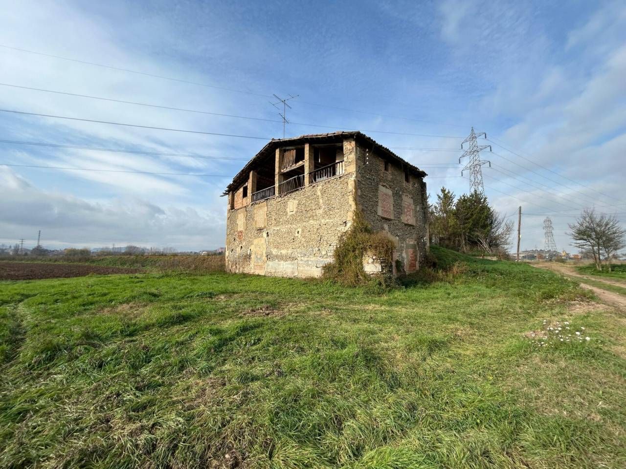 Exterior view of Country house for sale in Vic