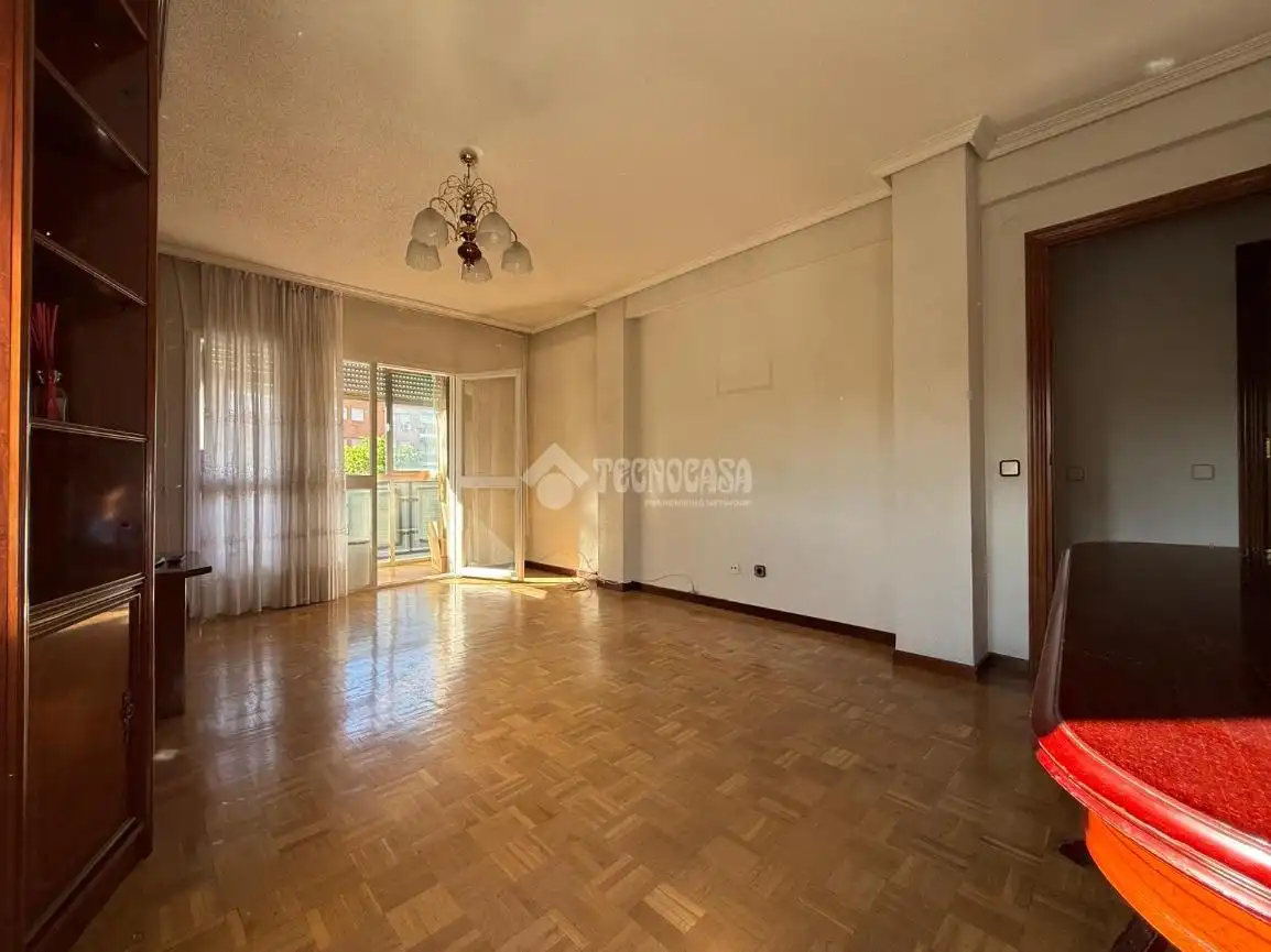 Sala de estar de Piso en venta en Madrid con Calefacción, Parquet y Terraza