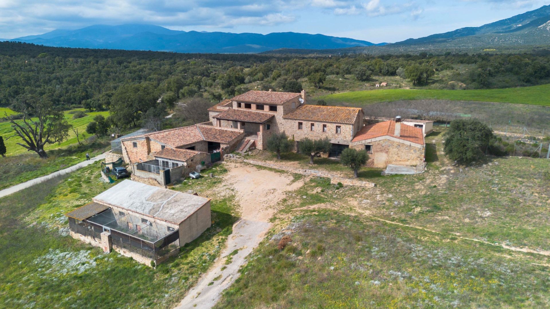 Vista exterior de Finca rústica en venta en Capmany con Calefacción, Jardín privado y Terraza