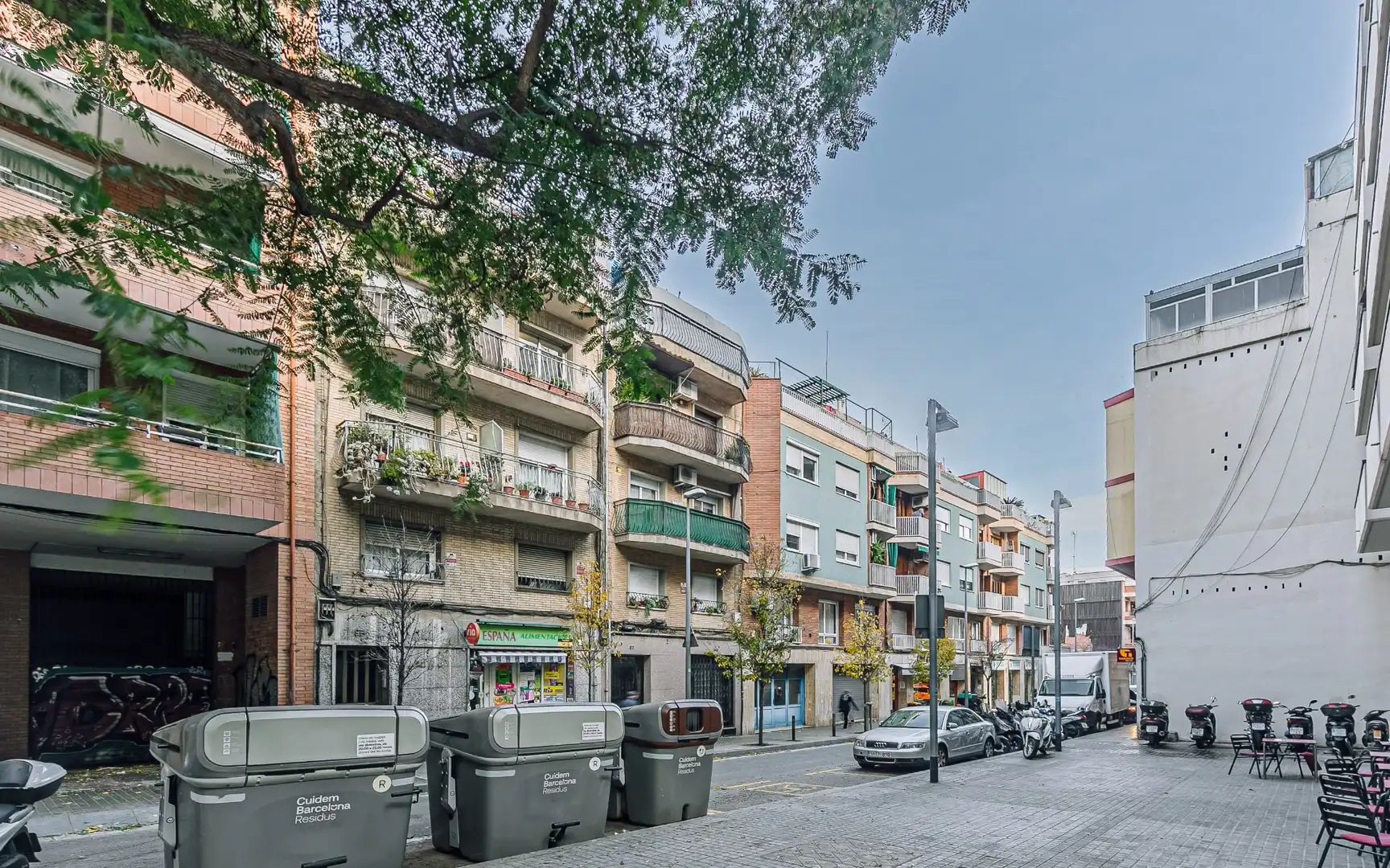 Außenansicht von Wohnung zum Verkauf in Barcelona mit Klimaanlage, Heizung und Möbliert