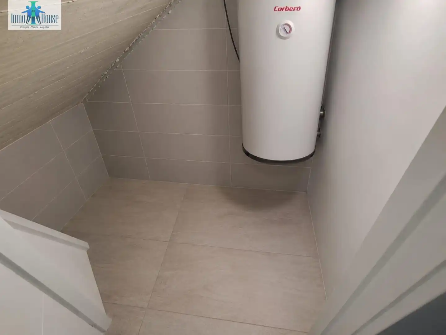Bany de Pis en venda en Albacete amb Aire condicionat, Calefacció i Terrassa