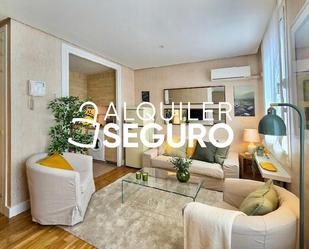 Living room of Study to rent in  Madrid Capital  with Air Conditioner, Heating and Furnished