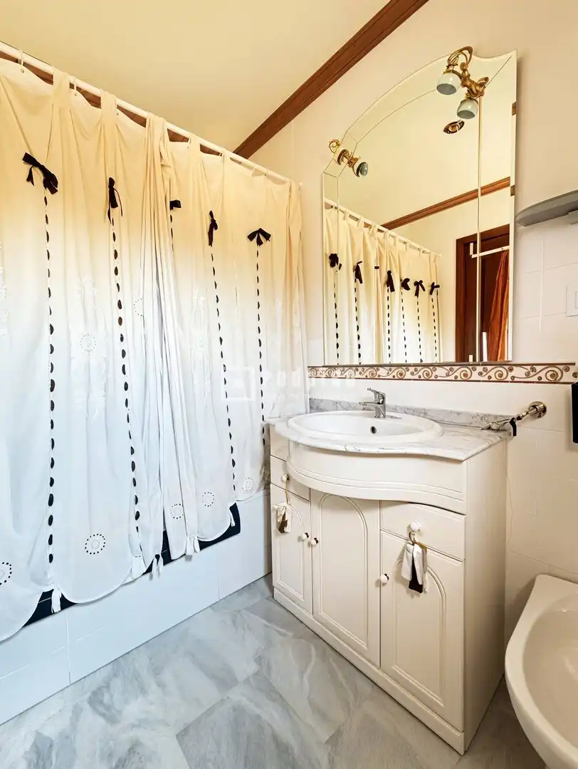 Baño de Casa o chalet en venta en Mairena del Aljarafe con Aire acondicionado, Terraza y Trastero