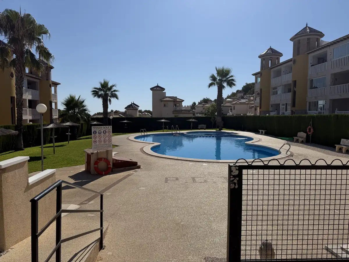Piscina de Apartamento en venta en Orihuela