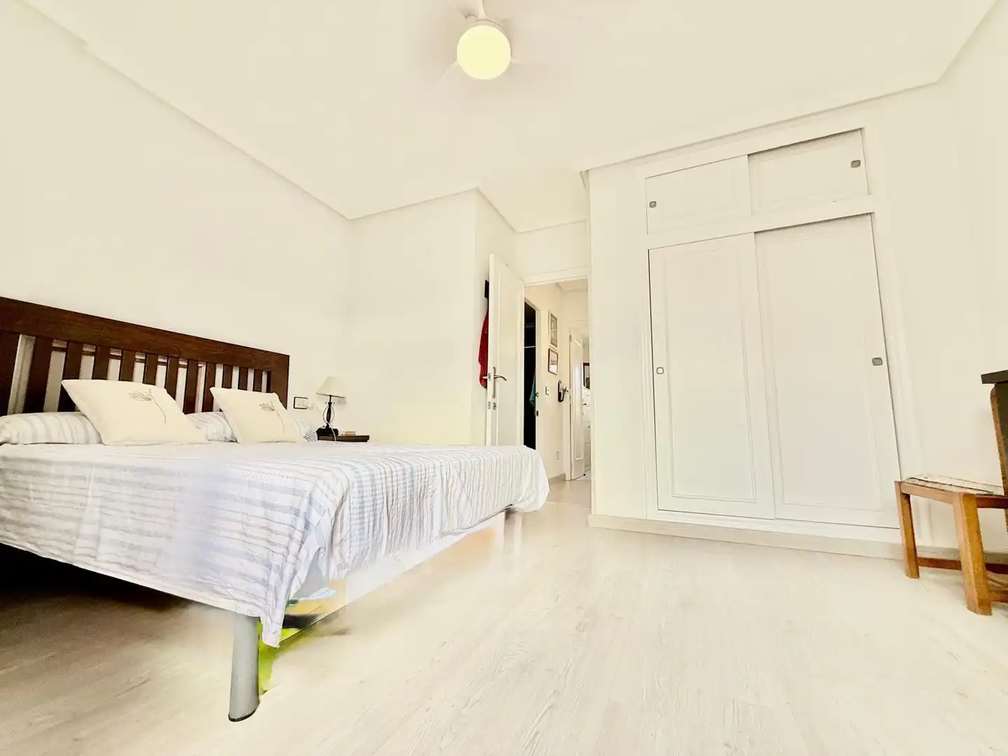 Dormitori de Casa adosada en venda en San Pedro del Pinatar amb Aire condicionat, Calefacció i Jardí privat