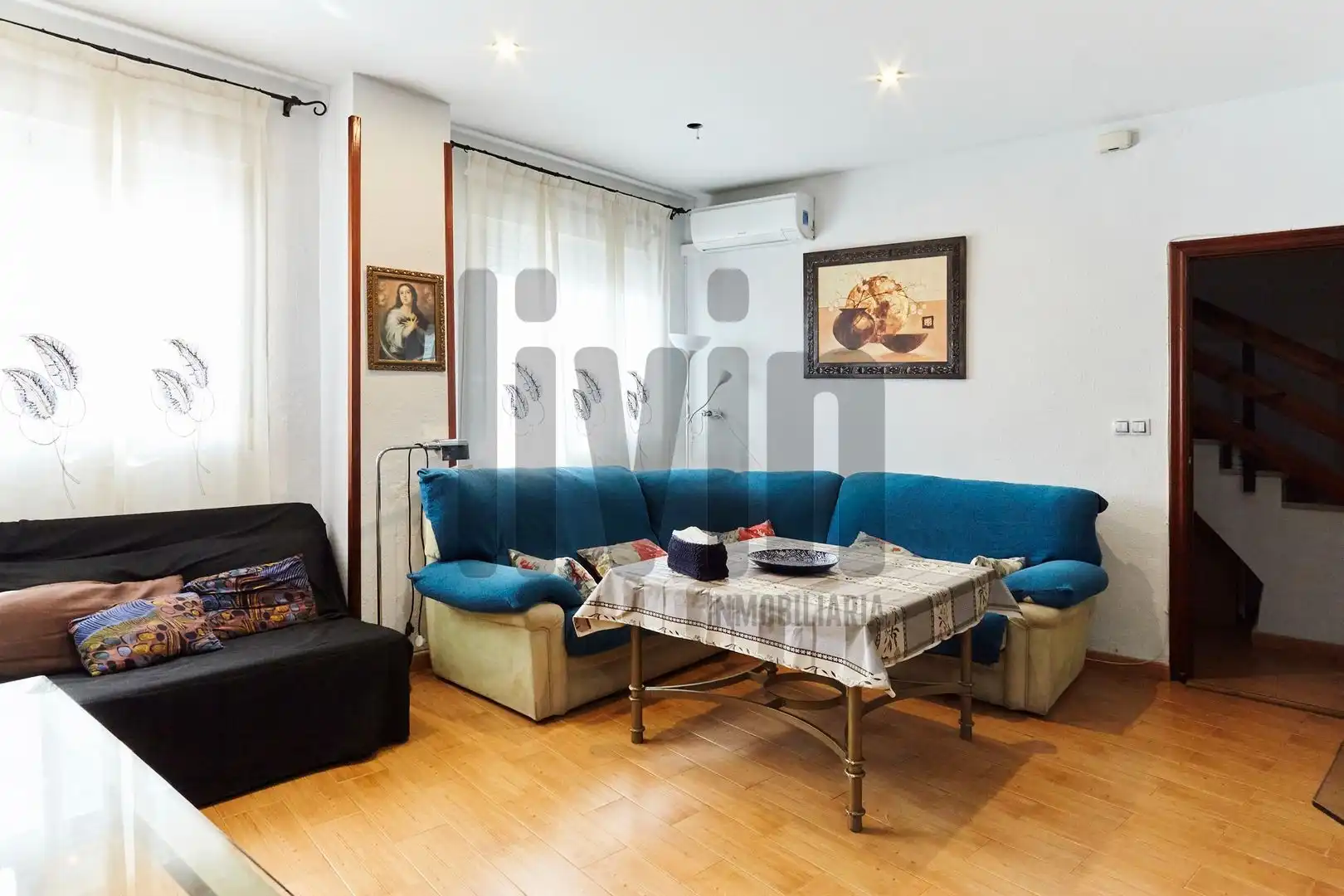Sala d'estar de Casa adosada en venda en Jaén