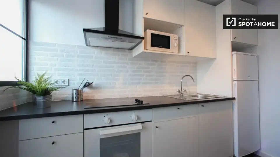Kitchen of Flat for rent in Valencia  with Air Conditioner, Heating and Furnished