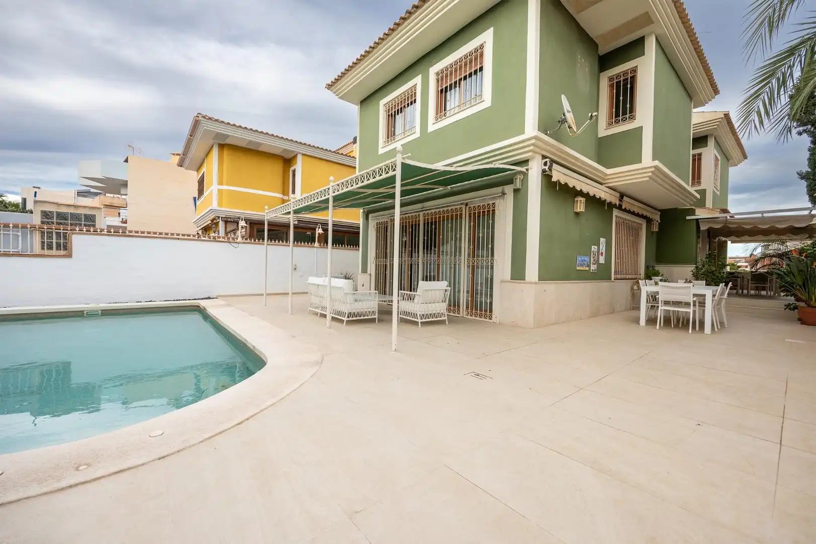 Villa con piscina in vendita a Avenida CONRADO ALBALADEJO, imagen 2