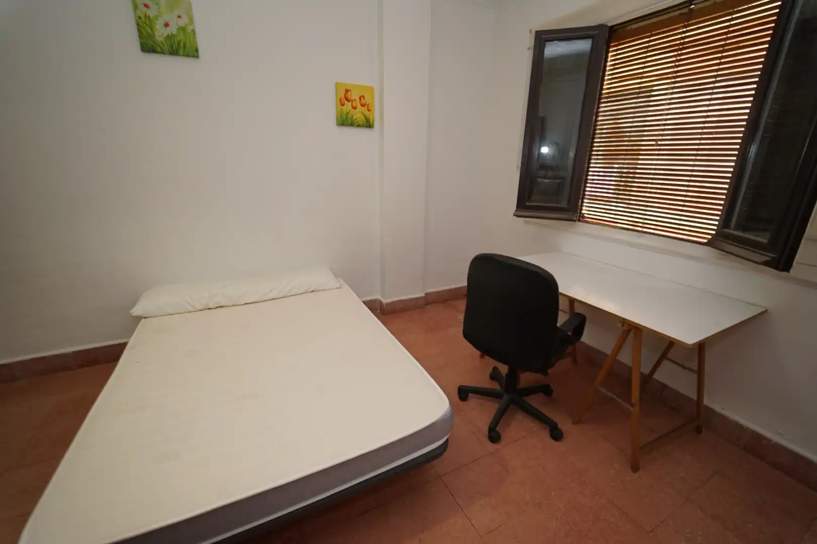 Bedroom of Flat for rent in Granada  with Air Conditioner, Furnished and Washing machine