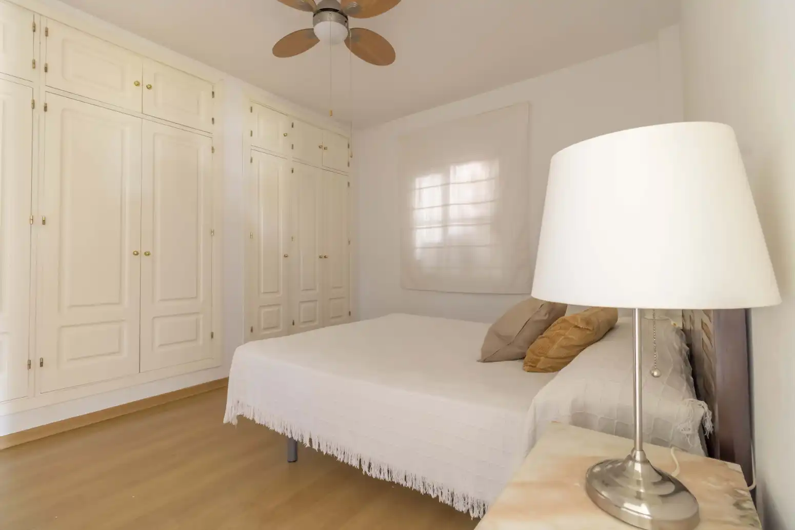 Bedroom of Houses for sale in Carmona  with Air Conditioner, Private garden and Swimming Pool