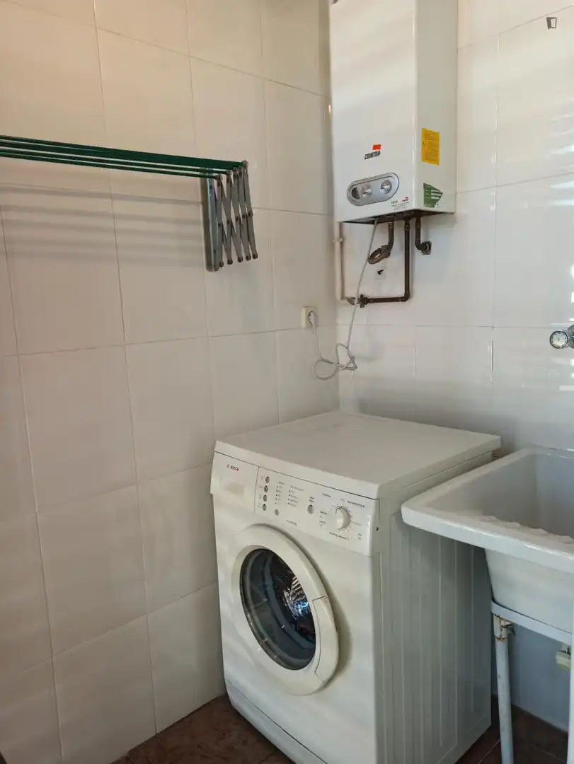 Cuina de Apartament per a compartir en Valencia amb Aire condicionat, Moblat i Forn