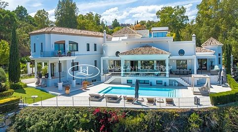Exuberante Villa Familiar en Venta en Benahavis, Málaga
