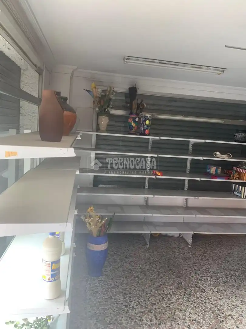 Local en venda a Nuevo Parque - Los Rosales - Tráfico Pesado
