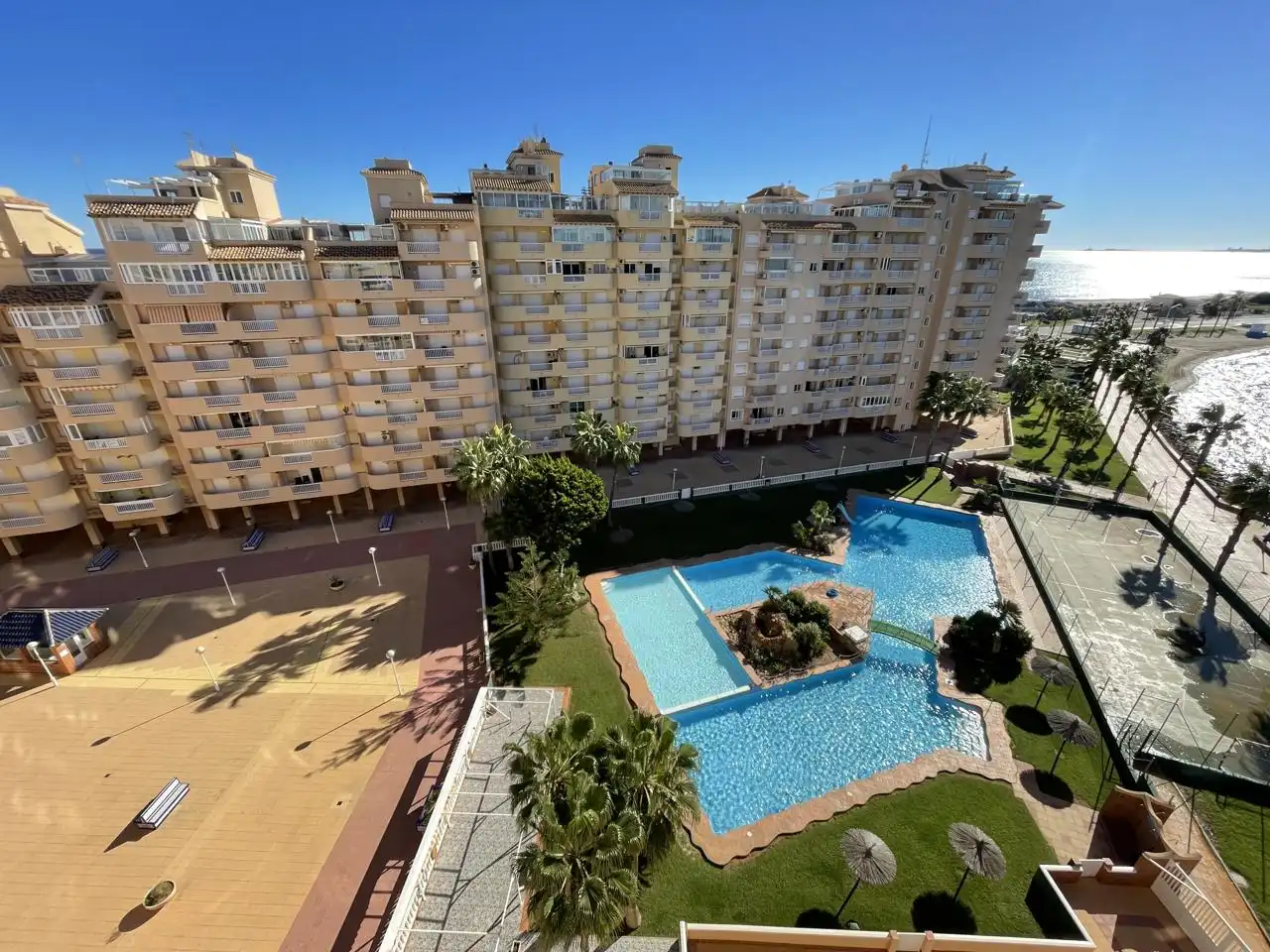 Vista exterior de Apartamento en venta en La Manga del Mar Menor con Calefacción, Jardín privado y Terraza
