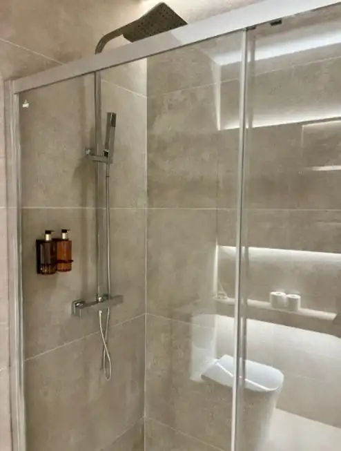 Bany de Apartament en venda en Valencia amb Aire condicionat i Moblat