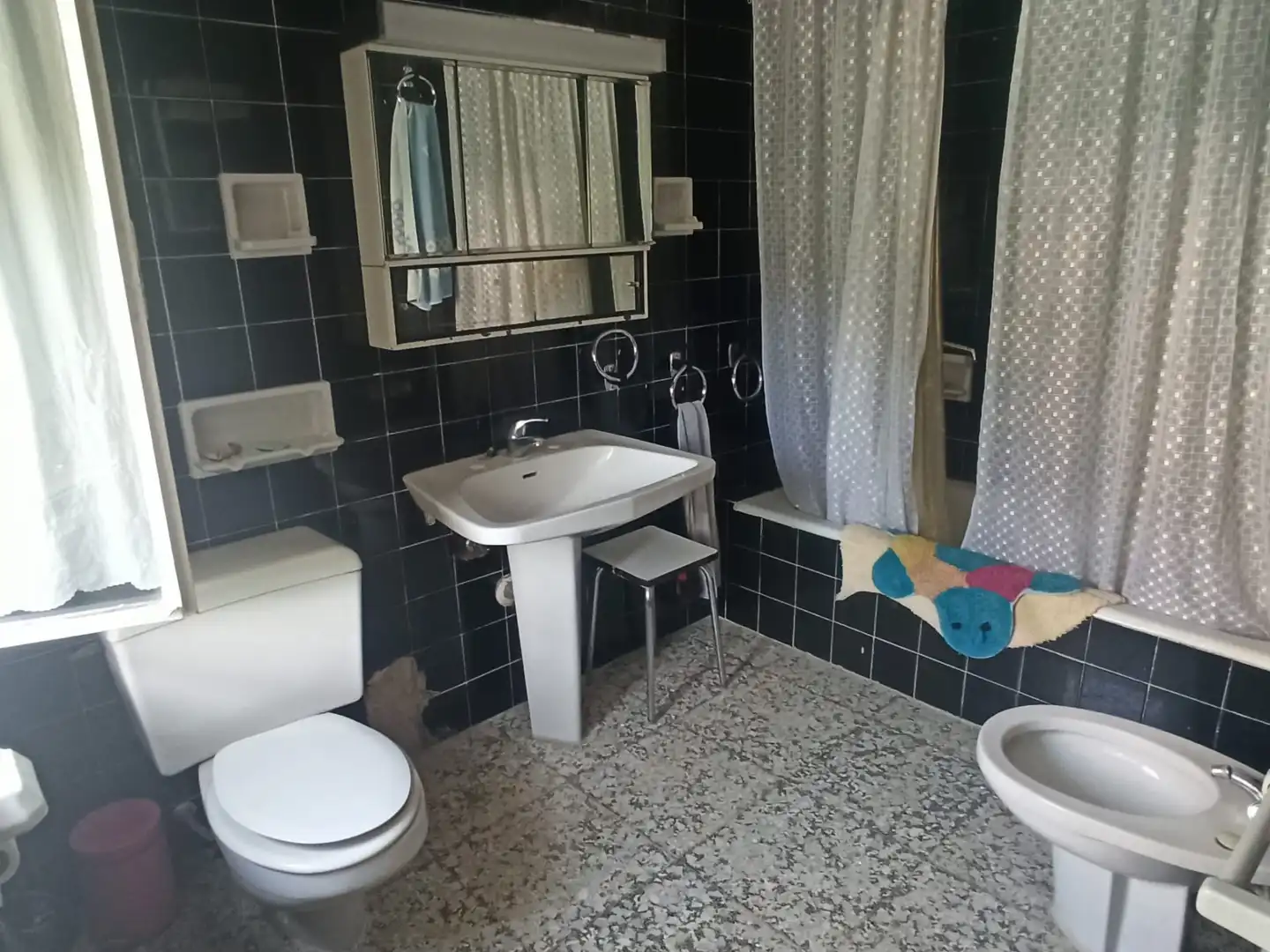 Bany de Casa o xalet en venda en Jaén amb Jardí privat, Terrassa i Traster