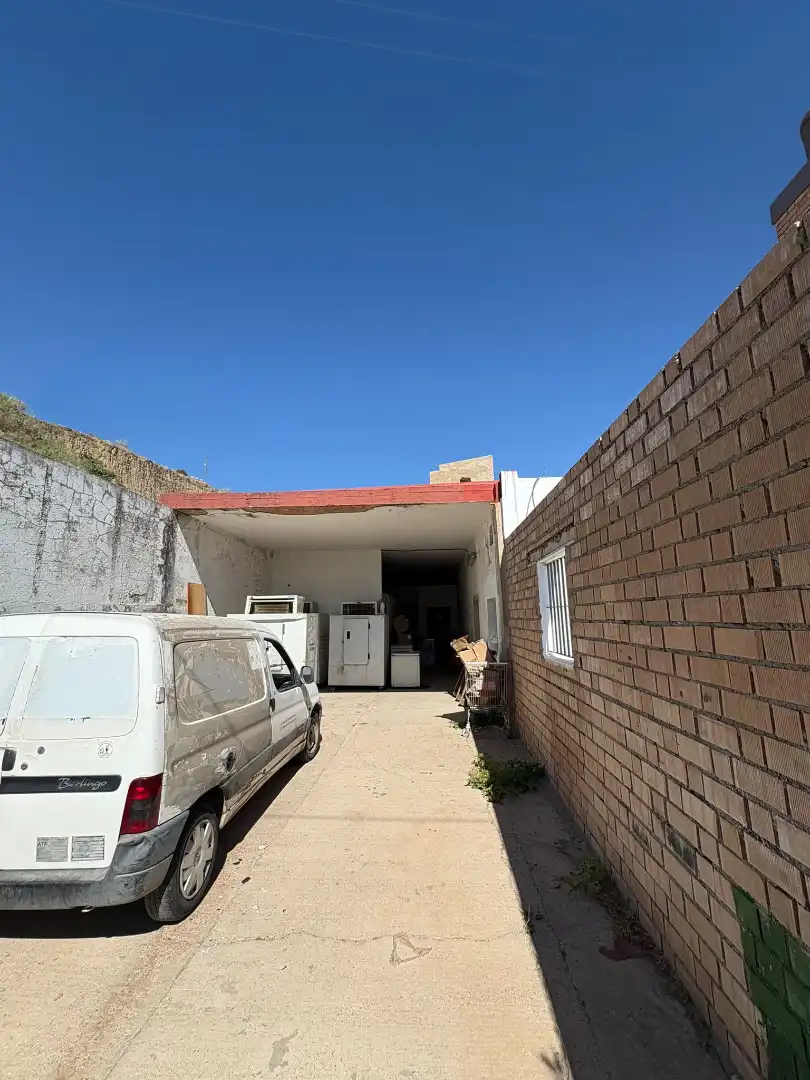 Nave industrial in vendita a Calle Cabezo 13