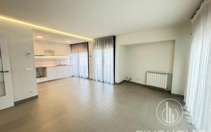 Living room of Flat for sale in Olot  with Heating, Terrace and Balcony