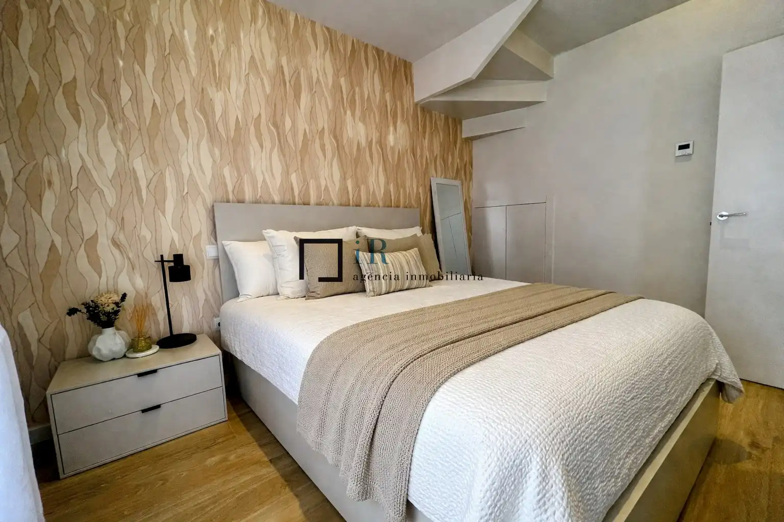 Schlafzimmer von Wohnung zur Miete in Toledo mit Klimaanlage, Heizung und Möbliert
