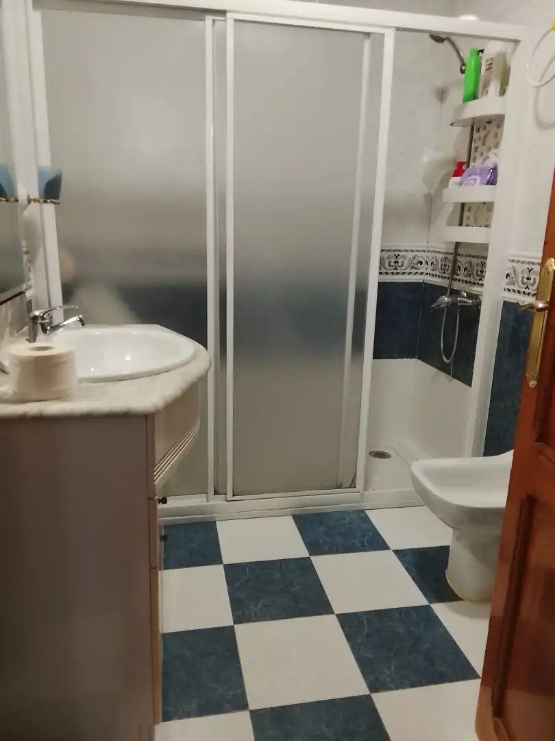 Bany de Casa o xalet en venda en Pozorrubielos de la Mancha amb Calefacció, Moblat i Forn