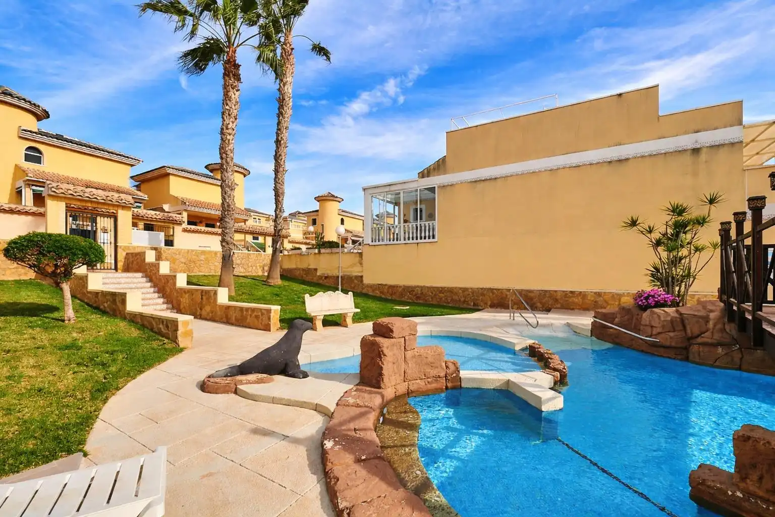 Terraced house with pool for sale in Algorfa